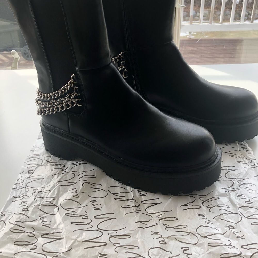 Wild Pair Women’s Chunky Platform Combat Motto Boots Black Size 9. New with box.